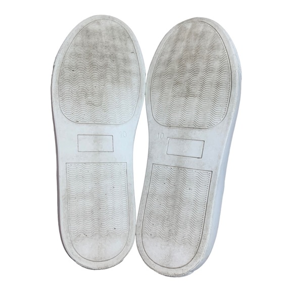 Coconuts by Matisse. Harlan Booties. Color is Silver EUC sz 10 - Picture 6 of 7